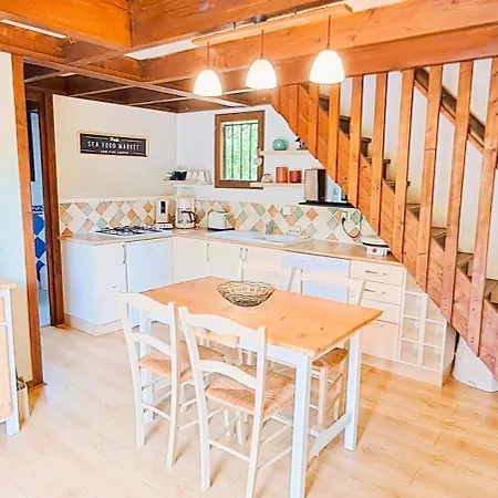 Chalet Plenitude Arboree, Khelus Avec Piscine