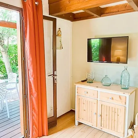 Plenitude Arboree, Khelus Avec Piscine