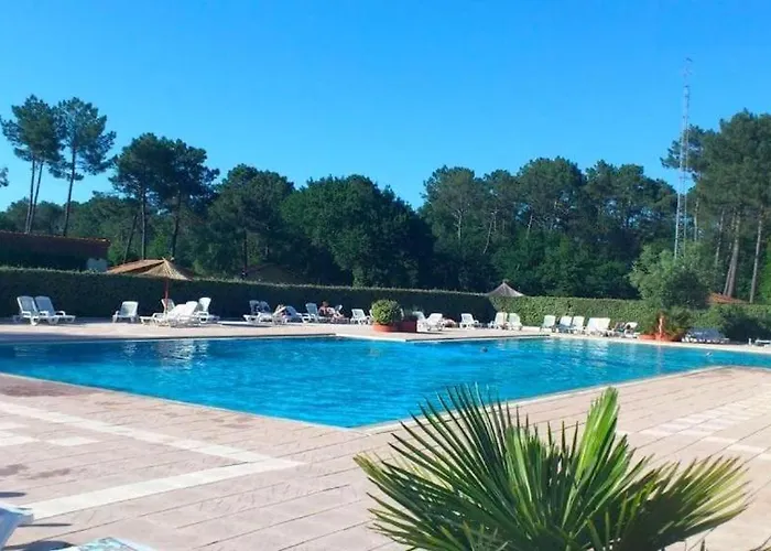 Plenitude Arboree, Khelus Avec Piscine